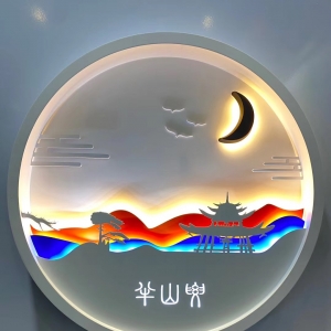 �~���T��