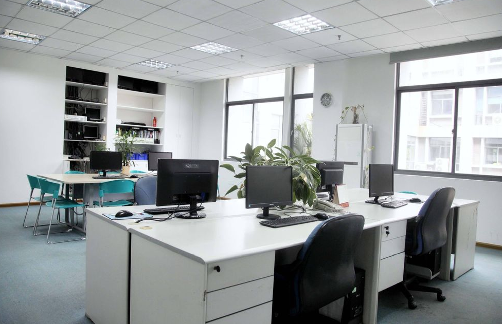 4��տ���V�湫˾:տ��������V�����޹�˾��ô����