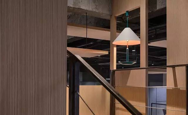 4���Ϻ���Խ�V�湫˾:�Ϻ���Խ�W(w��ng)�j(lu��)�Ƽ����޹�˾��ô����